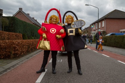 2e prijs: Heleen en Karin - Tweeej schòn tèskes